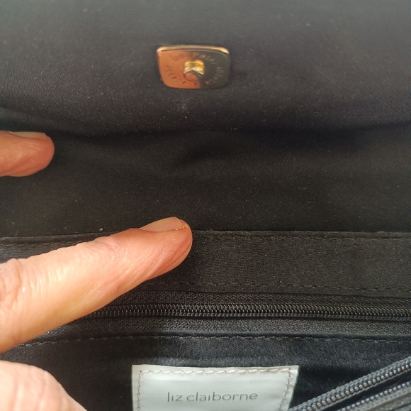 Vintage Y2K Liz Claiborne Shoulder Bag with Gold Chain Strap - Picture 8 of 9